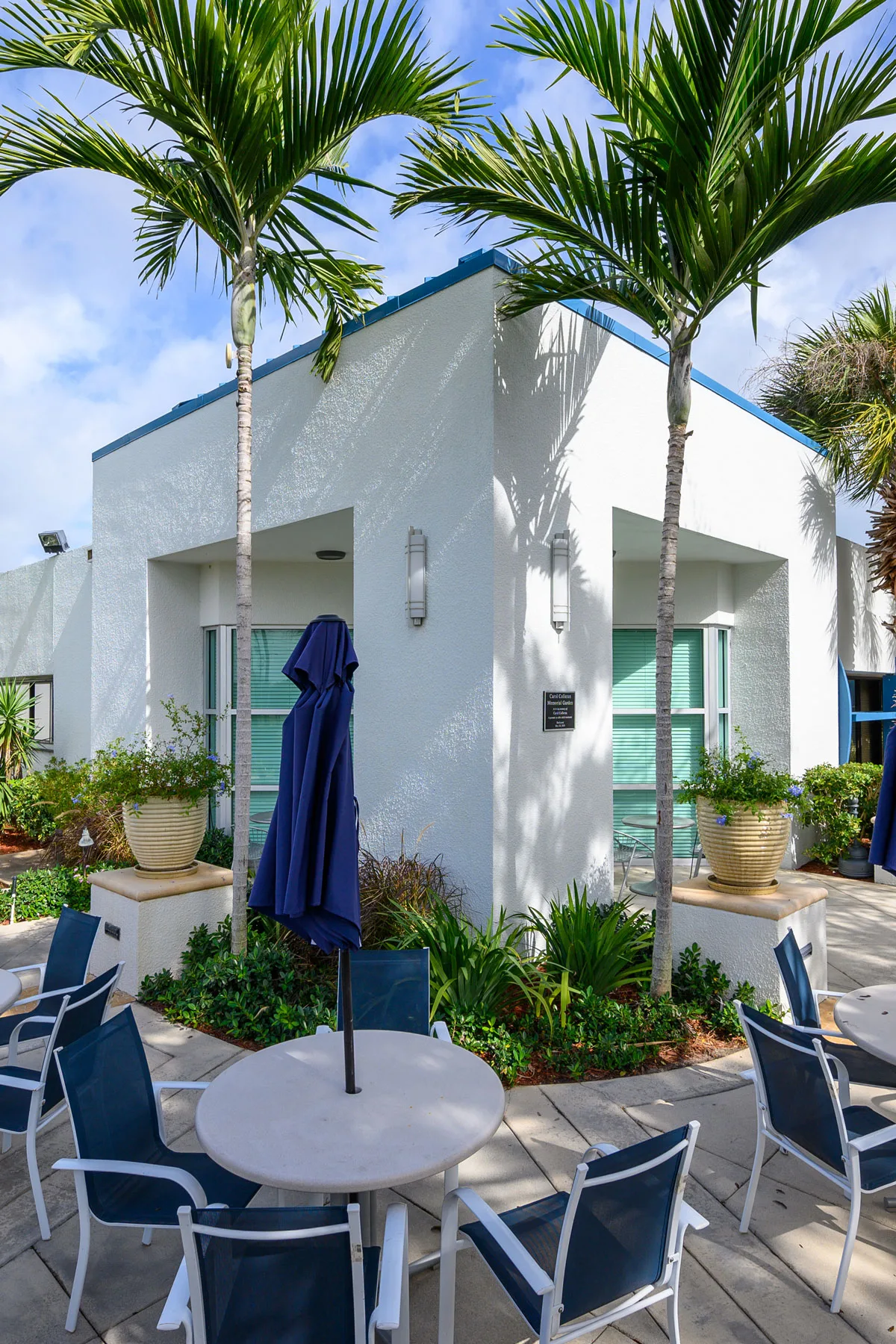Hanley Center Counseling patio